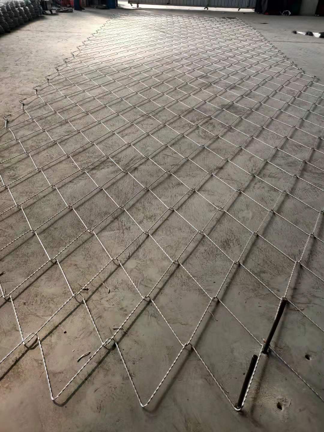 250山體護(hù)坡絞索網(wǎng) 志趣網(wǎng).jpg 250山體護(hù)坡絞索網(wǎng) 志趣網(wǎng).jpg